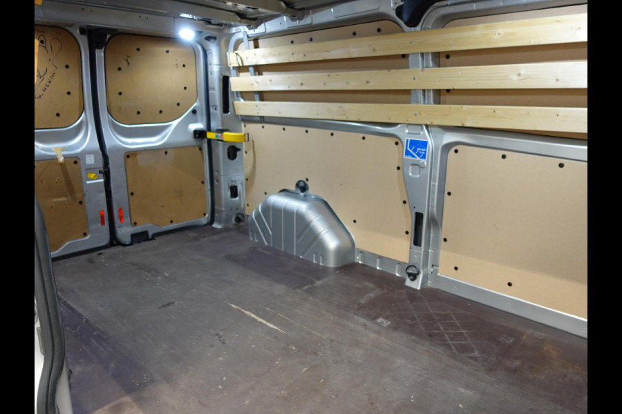 Ford Transit Custom 131pk L2H1 Trend Trekhaak Camera Cruise control Airco Parkeersensoren 3-Zits Euro6