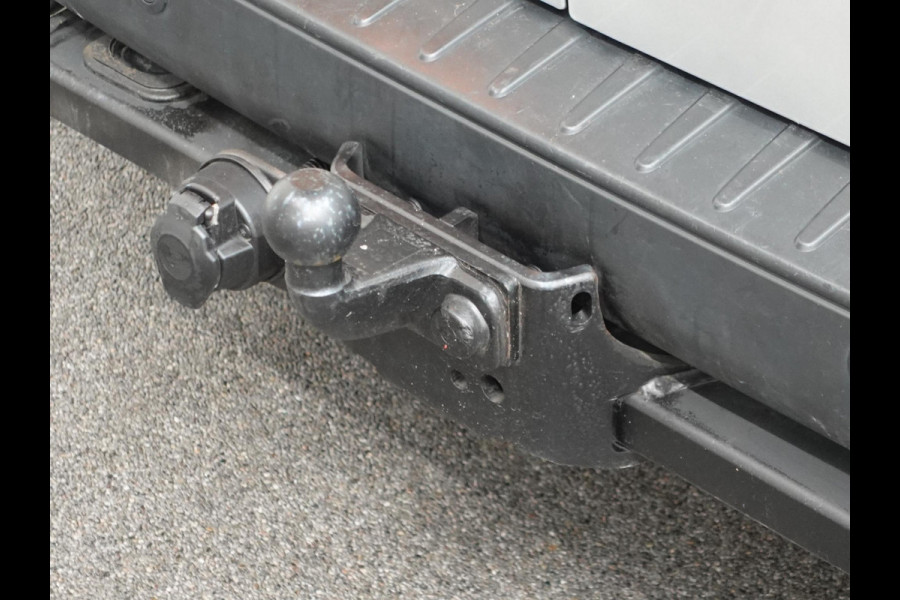 Ford Transit Custom 131pk L2H1 Trend Trekhaak Camera Cruise control Airco Parkeersensoren 3-Zits Euro6