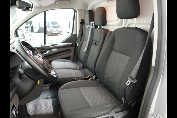 Ford Transit Custom 131pk L2H1 Trend Trekhaak Camera Cruise control Airco Parkeersensoren 3-Zits Euro6