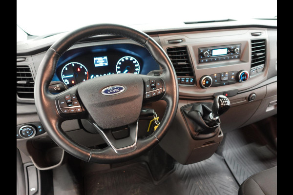 Ford Transit Custom 131pk L2H1 Trend Trekhaak Camera Cruise control Airco Parkeersensoren 3-Zits Euro6