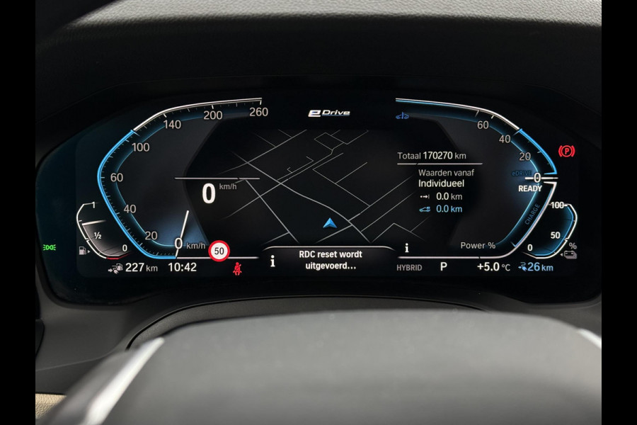 BMW 3 Serie Touring 330e Aut. eDrive Executive Edition | Trekhaak | Harman Kardon | Stoel Verwarming |
