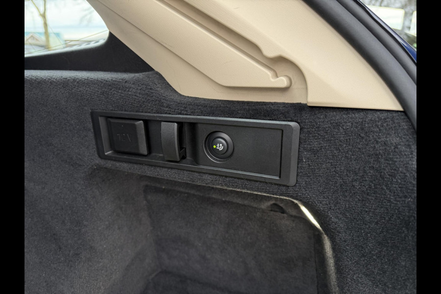 BMW 3 Serie Touring 330e Aut. eDrive Executive Edition | Trekhaak | Harman Kardon | Stoel Verwarming |