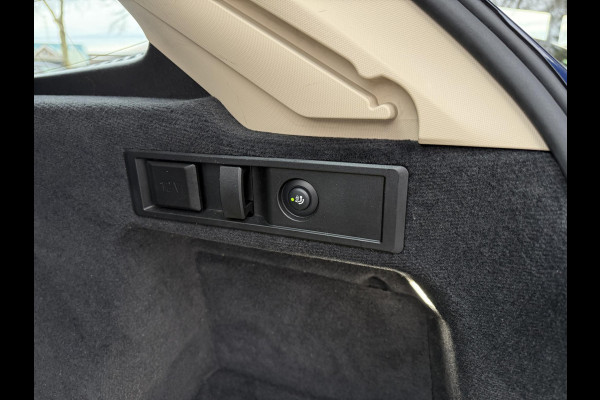 BMW 3 Serie Touring 330e Aut. eDrive Executive Edition | Trekhaak | Harman Kardon | Stoel Verwarming |