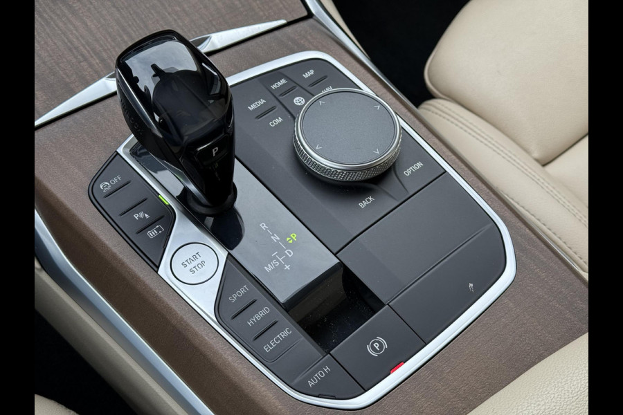 BMW 3 Serie Touring 330e Aut. eDrive Executive Edition | Trekhaak | Harman Kardon | Stoel Verwarming |
