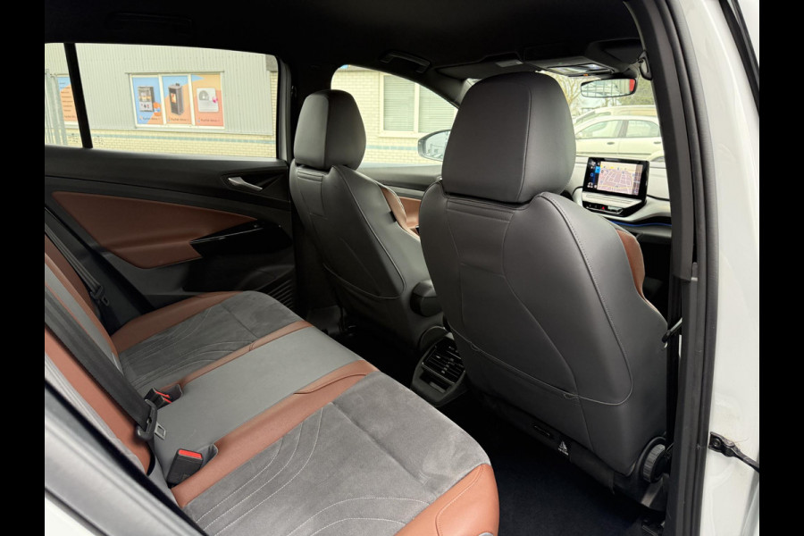 Volkswagen ID.4 First 77 kWh | Trekhaak | Warmtepomp | Camera | Navi |