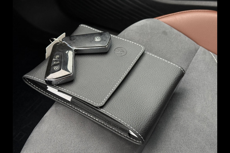 Volkswagen ID.4 First 77 kWh | Trekhaak | Warmtepomp | Camera | Navi |