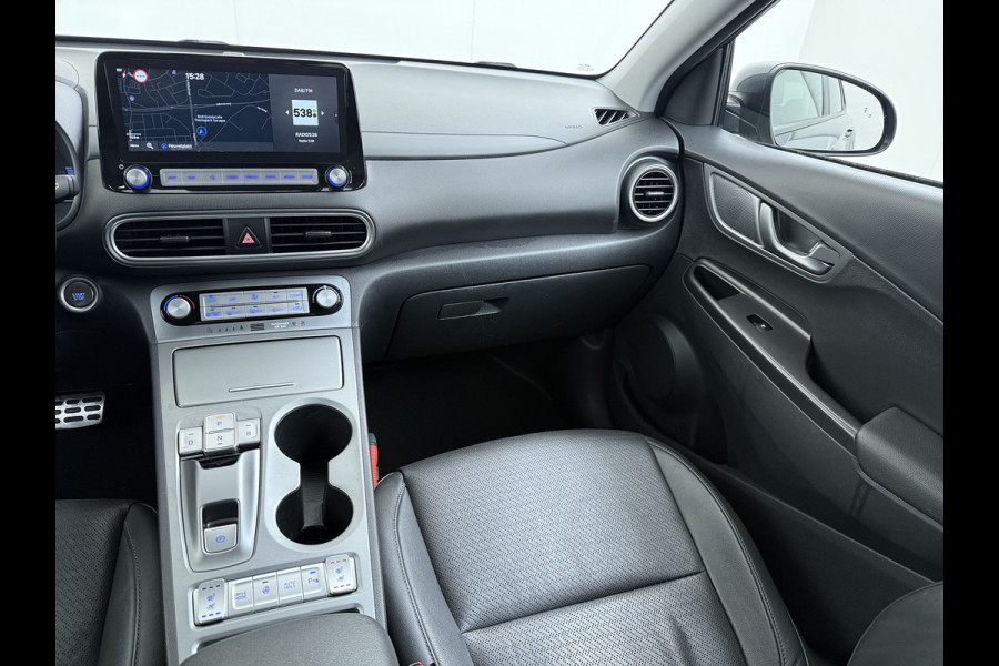 Hyundai Kona EV 64kWh SOH 100% Leer Warmtepomp Camera Adap. Cruise + stop&go Apple Carplay Android Comfort Ecc Pdc Navi Isofix DAB Led Lmv 17" Lane Assist FCA Keyless 1e Eigenaar Origineel Nederlandse Auto € 45.000 nieuw !