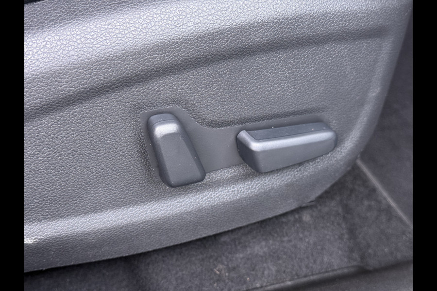 Hyundai Kona EV 64kWh SOH 100% Leer Warmtepomp Camera Adap. Cruise + stop&go Apple Carplay Android Comfort Ecc Pdc Navi Isofix DAB Led Lmv 17" Lane Assist FCA Keyless 1e Eigenaar Origineel Nederlandse Auto € 45.000 nieuw !