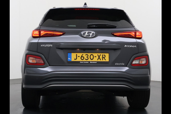 Hyundai Kona EV 64kWh SOH 100% Leer Warmtepomp Camera Adap. Cruise + stop&go Apple Carplay Android Comfort Ecc Pdc Navi Isofix DAB Led Lmv 17" Lane Assist FCA Keyless 1e Eigenaar Origineel Nederlandse Auto € 45.000 nieuw !