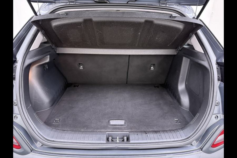 Hyundai Kona EV 64kWh SOH 100% Leer Warmtepomp Camera Adap. Cruise + stop&go Apple Carplay Android Comfort Ecc Pdc Navi Isofix DAB Led Lmv 17" Lane Assist FCA Keyless 1e Eigenaar Origineel Nederlandse Auto € 45.000 nieuw !