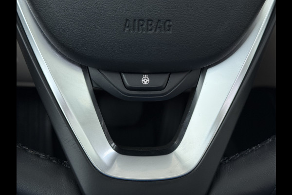 BMW i4 eDrive40 340pk High Executive 84 kWh SOH 99% Pano-Dak/Hefdak SportSt+Leer+(Stuur+)Verwarmd 360°Camera Adaptive-Cruise+s&go Park- Semi-Autopilot Drive-Assist-pro Active-Guard-Plus Elektr.Achterklep Draadl-Lader BAS ESP BMW Individual interieurlijsten Pianolak schwarz BMW Individual Exterieur Line Aluminium satiniert BMW Copilot-pack Dodehoekdetectie/correctie, Kruisend-verkeer-Detectie, rijstrooksensor met correctie, rondomzicht camera, uitwijk assistent) 0-100 5,6 sec. 1600kg trekvermogen! € 73.000 nieuw