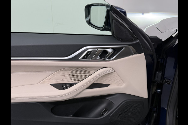 BMW i4 eDrive40 340pk High Executive 84 kWh SOH 99% Pano-Dak/Hefdak SportSt+Leer+(Stuur+)Verwarmd 360°Camera Adaptive-Cruise+s&go Park- Semi-Autopilot Drive-Assist-pro Active-Guard-Plus Elektr.Achterklep Draadl-Lader BAS ESP BMW Individual interieurlijsten Pianolak schwarz BMW Individual Exterieur Line Aluminium satiniert BMW Copilot-pack Dodehoekdetectie/correctie, Kruisend-verkeer-Detectie, rijstrooksensor met correctie, rondomzicht camera, uitwijk assistent) 0-100 5,6 sec. 1600kg trekvermogen! € 73.000 nieuw