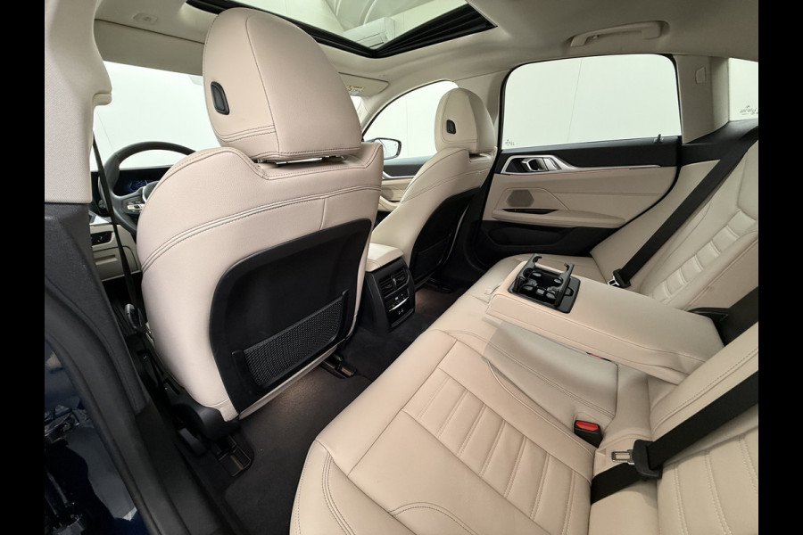 BMW i4 eDrive40 340pk High Executive 84 kWh SOH 99% Pano-Dak/Hefdak SportSt+Leer+(Stuur+)Verwarmd 360°Camera Adaptive-Cruise+s&go Park- Semi-Autopilot Drive-Assist-pro Active-Guard-Plus Elektr.Achterklep Draadl-Lader BAS ESP BMW Individual interieurlijsten Pianolak schwarz BMW Individual Exterieur Line Aluminium satiniert BMW Copilot-pack Dodehoekdetectie/correctie, Kruisend-verkeer-Detectie, rijstrooksensor met correctie, rondomzicht camera, uitwijk assistent) 0-100 5,6 sec. 1600kg trekvermogen! € 73.000 nieuw