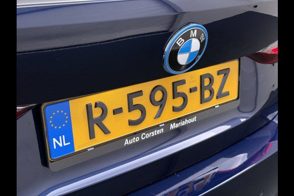 BMW i4 eDrive40 340pk High Executive 84 kWh SOH 99% Pano-Dak/Hefdak SportSt+Leer+(Stuur+)Verwarmd 360°Camera Adaptive-Cruise+s&go Park- Semi-Autopilot Drive-Assist-pro Active-Guard-Plus Elektr.Achterklep Draadl-Lader BAS ESP BMW Individual interieurlijsten Pianolak schwarz BMW Individual Exterieur Line Aluminium satiniert BMW Copilot-pack Dodehoekdetectie/correctie, Kruisend-verkeer-Detectie, rijstrooksensor met correctie, rondomzicht camera, uitwijk assistent) 0-100 5,6 sec. 1600kg trekvermogen! € 73.000 nieuw