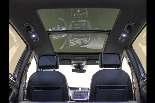 Volkswagen Tiguan Allspace 2.0 TSI 4Motion 2x R-Line 7 Persoons / 220pk / Trekhaak / Dynaudio / Leder / Rondomzicht camera /