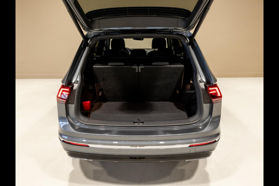 Volkswagen Tiguan Allspace 2.0 TSI 4Motion 2x R-Line 7 Persoons / 220pk / Trekhaak / Dynaudio / Leder / Rondomzicht camera /