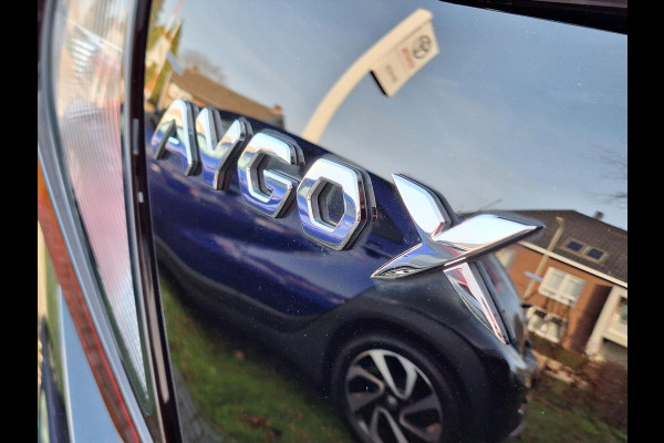 Toyota Aygo X 1.0 VVT-i MT Pulse Premium | Keyless, Stoelverwarming, Startknop, Bi-Tone, Apple CarPlay/Android Auto, Climate control