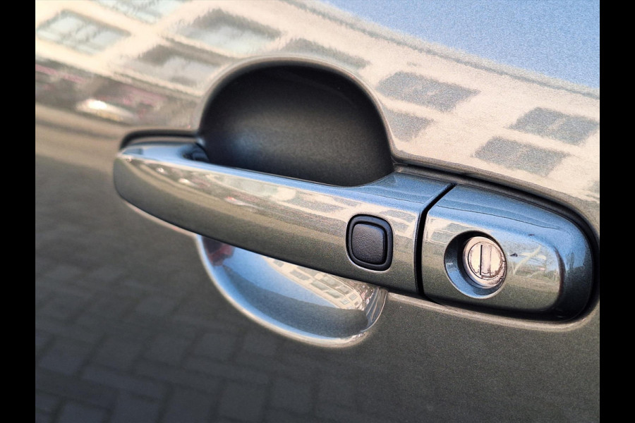 Toyota Aygo X 1.0 VVT-i MT Pulse Premium | Keyless, Stoelverwarming, Startknop, Bi-Tone, Apple CarPlay/Android Auto, Climate control