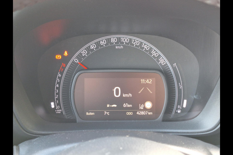 Toyota Aygo X 1.0 VVT-i MT Pulse Premium | Keyless, Stoelverwarming, Startknop, Bi-Tone, Apple CarPlay/Android Auto, Climate control