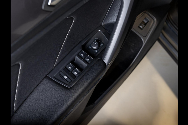 Volkswagen Tiguan Allspace 2.0 TSI 4Motion 2x R-Line 7 Persoons / 220pk / Trekhaak / Dynaudio / Leder / Rondomzicht camera /
