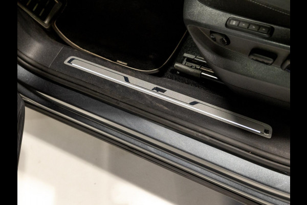 Volkswagen Tiguan Allspace 2.0 TSI 4Motion 2x R-Line 7 Persoons / 220pk / Trekhaak / Dynaudio / Leder / Rondomzicht camera /