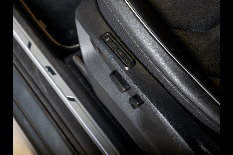 Volkswagen Tiguan Allspace 2.0 TSI 4Motion 2x R-Line 7 Persoons / 220pk / Trekhaak / Dynaudio / Leder / Rondomzicht camera /