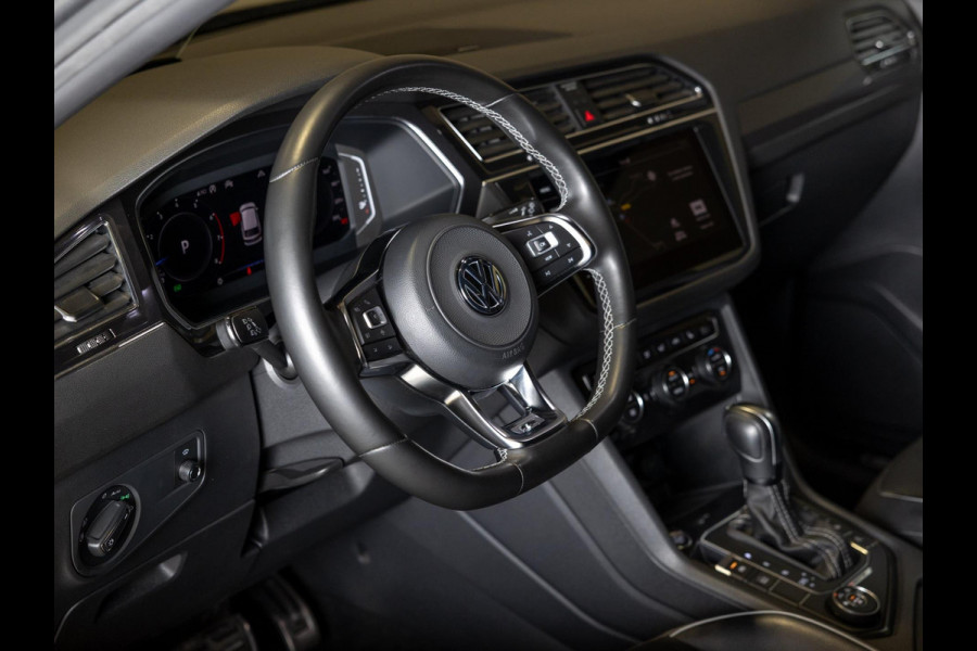 Volkswagen Tiguan Allspace 2.0 TSI 4Motion 2x R-Line 7 Persoons / 220pk / Trekhaak / Dynaudio / Leder / Rondomzicht camera /