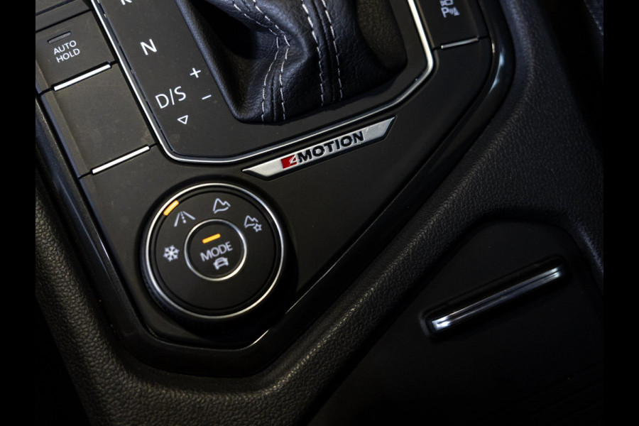 Volkswagen Tiguan Allspace 2.0 TSI 4Motion 2x R-Line 7 Persoons / 220pk / Trekhaak / Dynaudio / Leder / Rondomzicht camera /