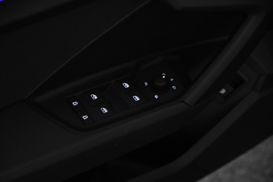 Audi A3 Sportback 40 TFSI e Sport *1ste Eigenaar*Navigatie*Stoelverwarming*Ambiente*