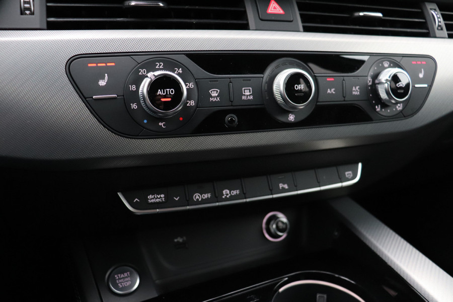 Audi A4 Avant 45 TFSI Quattro S-line Black Optic Massage HU Disp. Matrix Trekhaak