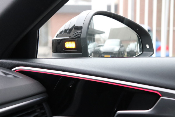 Audi A4 Avant 45 TFSI Quattro S-line Black Optic Massage HU Disp. Matrix Trekhaak