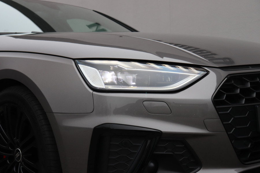 Audi A4 Avant 45 TFSI Quattro S-line Black Optic Massage HU Disp. Matrix Trekhaak