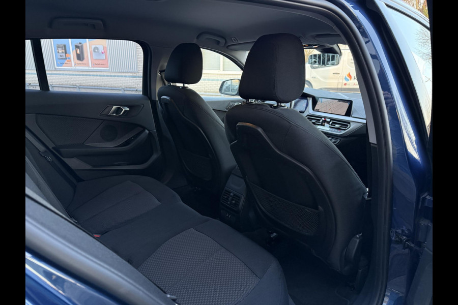 BMW 1-serie 116d Aut. Executive Bus. Edition | Facelift | Navi | Camera | Virtual i-Cockpit |