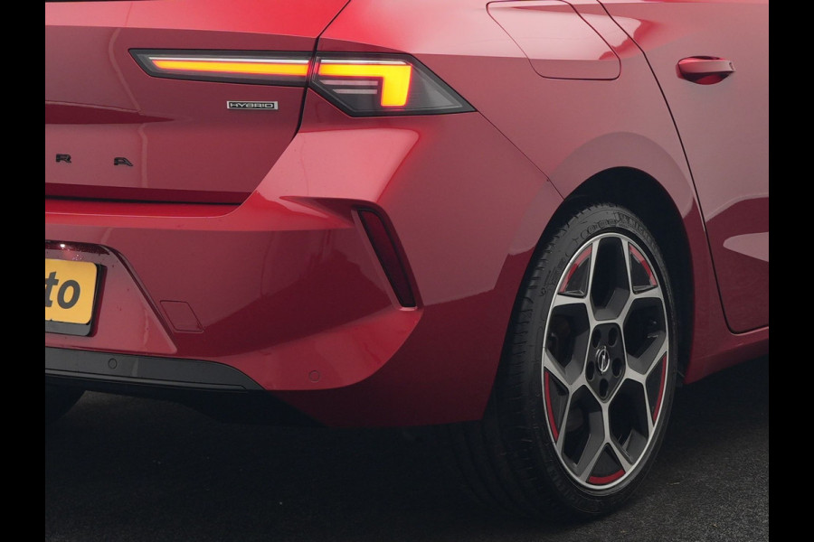 Opel Astra 1.6 GS Line Plug In Hybrid 180pk Dealer O.H. PHEV | Adaptive Cruise | Head Up | 360 Camera | Sportstoelen & Stuur Verwarmd | 18"L.M | Apple Carplay | Sfeerverlichting | Keyless | Blis | DAB |