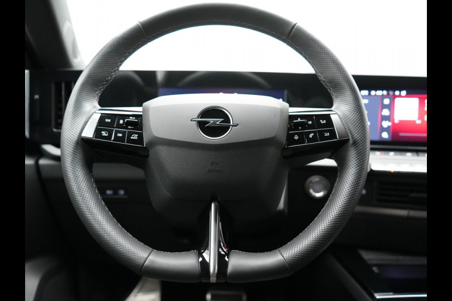 Opel Astra 1.6 GS Line Plug In Hybrid 180pk Dealer O.H. PHEV | Adaptive Cruise | Head Up | 360 Camera | Sportstoelen & Stuur Verwarmd | 18"L.M | Apple Carplay | Sfeerverlichting | Keyless | Blis | DAB |