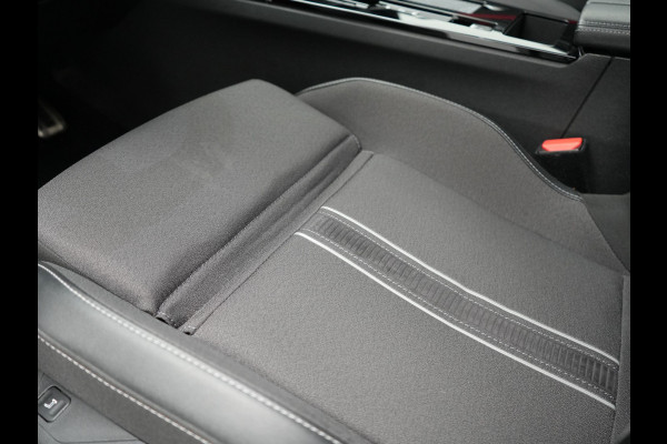 Opel Astra 1.6 GS Line Plug In Hybrid 180pk Dealer O.H. PHEV | Adaptive Cruise | Head Up | 360 Camera | Sportstoelen & Stuur Verwarmd | 18"L.M | Apple Carplay | Sfeerverlichting | Keyless | Blis | DAB |