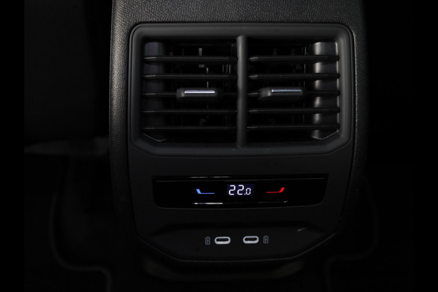 Seat Leon Sportstourer 1.5 TSI e-Hybrid FR PHEV First Edition 204 pk Automaat | Verlengde garantie | Navigatie | Parkeersensoren | Achteruitrijcamera | Adaptieve cruise control |