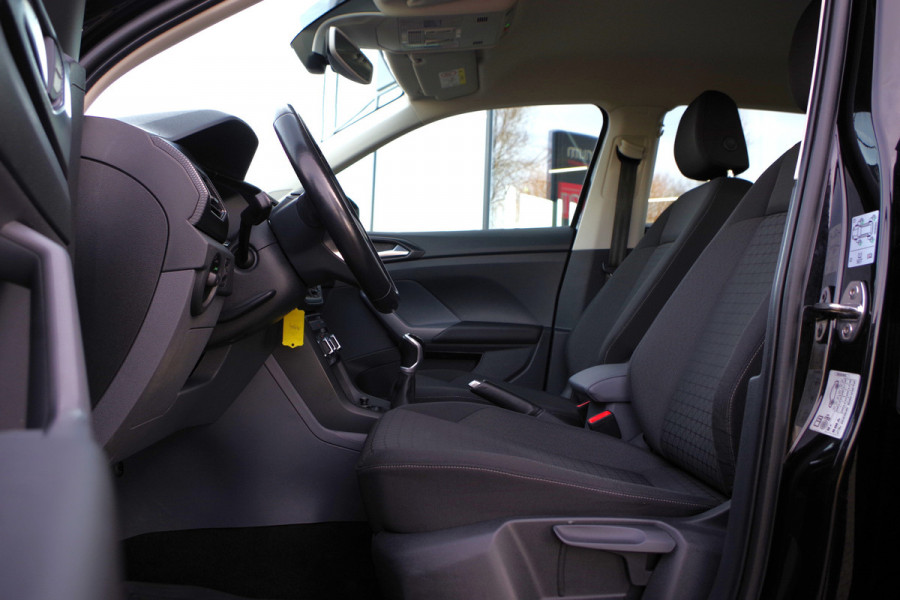 Volkswagen T-Cross 1.0 TSI Life, Stoelverwarming, Blind-Spot, 17" LM