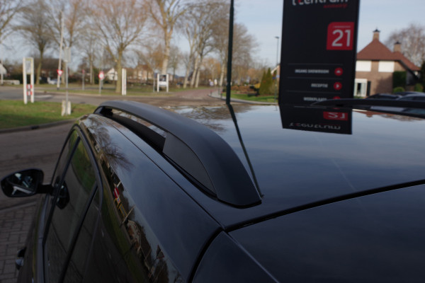 Volkswagen T-Cross 1.0 TSI Life, Stoelverwarming, Blind-Spot, 17" LM