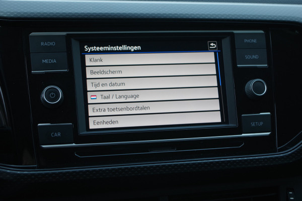 Volkswagen T-Cross 1.0 TSI Life, Stoelverwarming, Blind-Spot, 17" LM