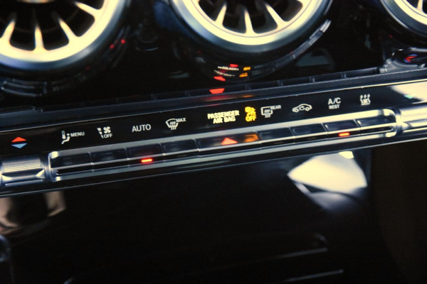 Mercedes-Benz A-Klasse 250 e AMG Line *1ste Eigenaar*Ambiente*Stoelverwarming*Standkachel*