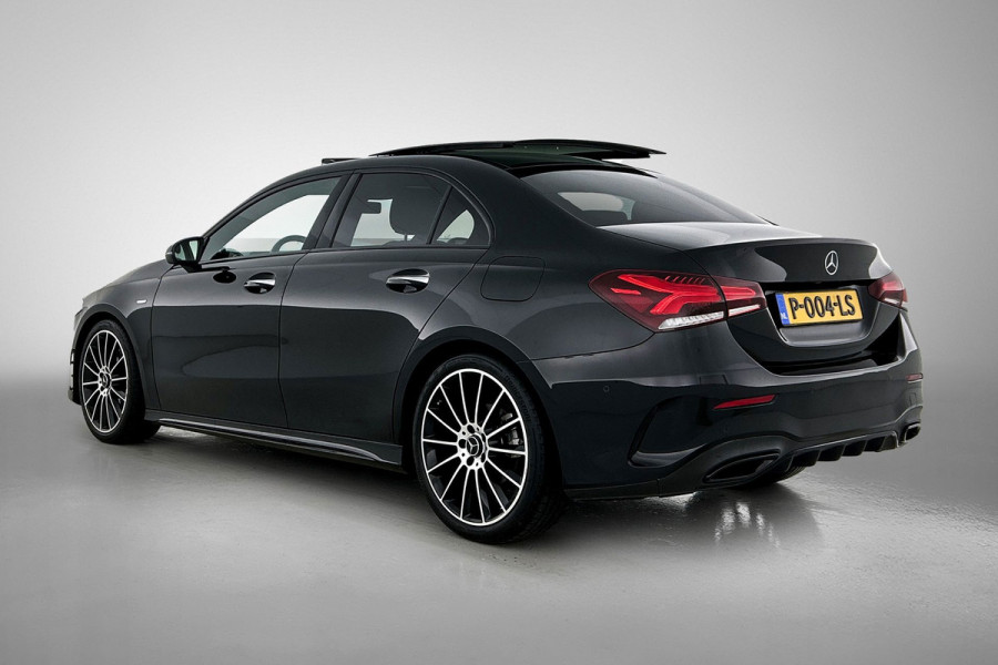 Mercedes-Benz A-Klasse 180 Business Solution AMG Night Upgrade Automaat (PANO, SFEERVERLICHTING, STOELVERWARMING, CAMERA, 1e EIG)