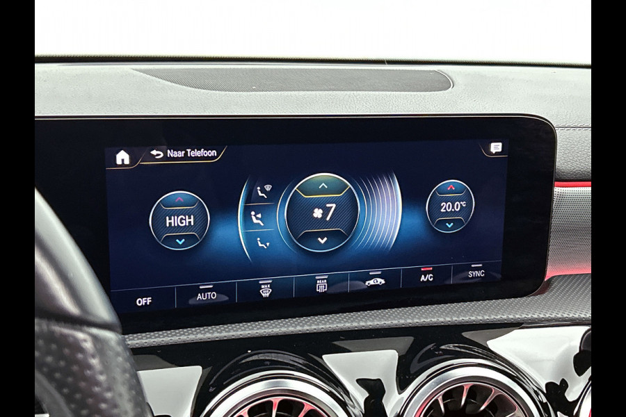 Mercedes-Benz A-Klasse 180 Business Solution AMG Night Upgrade Automaat (PANO, SFEERVERLICHTING, STOELVERWARMING, CAMERA, 1e EIG)