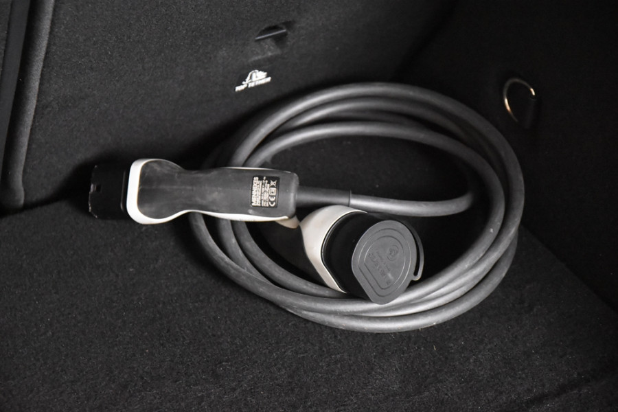 Mercedes-Benz A-Klasse 250 e AMG-Line Night *2x AMG*Ambiente*