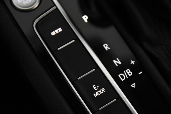 Volkswagen Passat Variant 1.4 TSI PHEV GTE DSG *1ste Eigenaar*Ambiente*Navigatie*