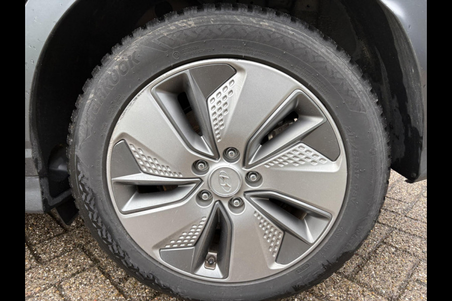 Hyundai Kona EV Premium Two-Tone 64 kWh | Apple Carplay/Android Auto | ACCU 99% |