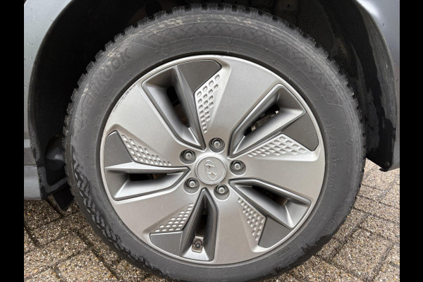 Hyundai Kona EV Premium Two-Tone 64 kWh | Apple Carplay/Android Auto | ACCU 99% |