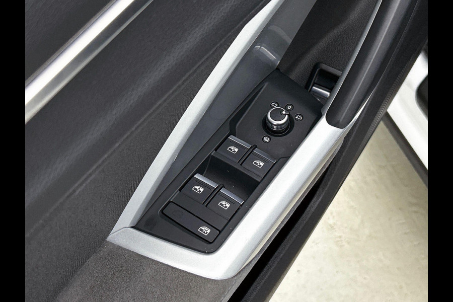 Audi Q3 45 TFSI e Edition CARPLAY | EL-ACHTERKLEP | AD-CRUISE