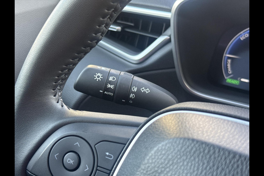 Toyota Corolla Cross 1.8 Hybrid Style | Dynamic, Elektrische achterklep, 18 inch, Keyless, Privacy glass