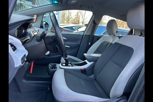 Opel Ampera-E Business 60 kWh 100% SOH Apple Carplay BTW Auto Dealer Onderhouden Rijklaarprijs!